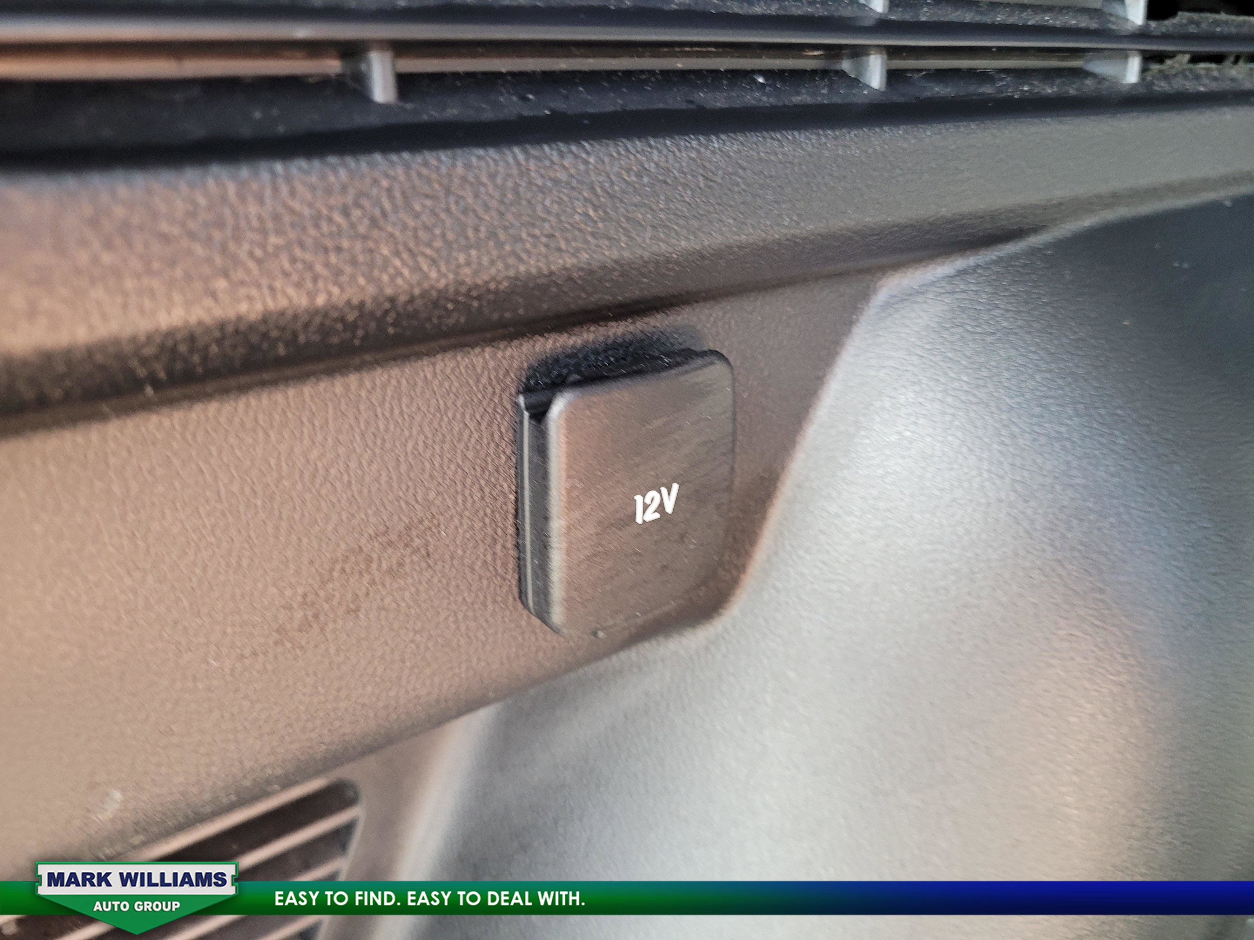 Certified 2022 Ford Escape SE w/ SE Sport Appearance Package image 33