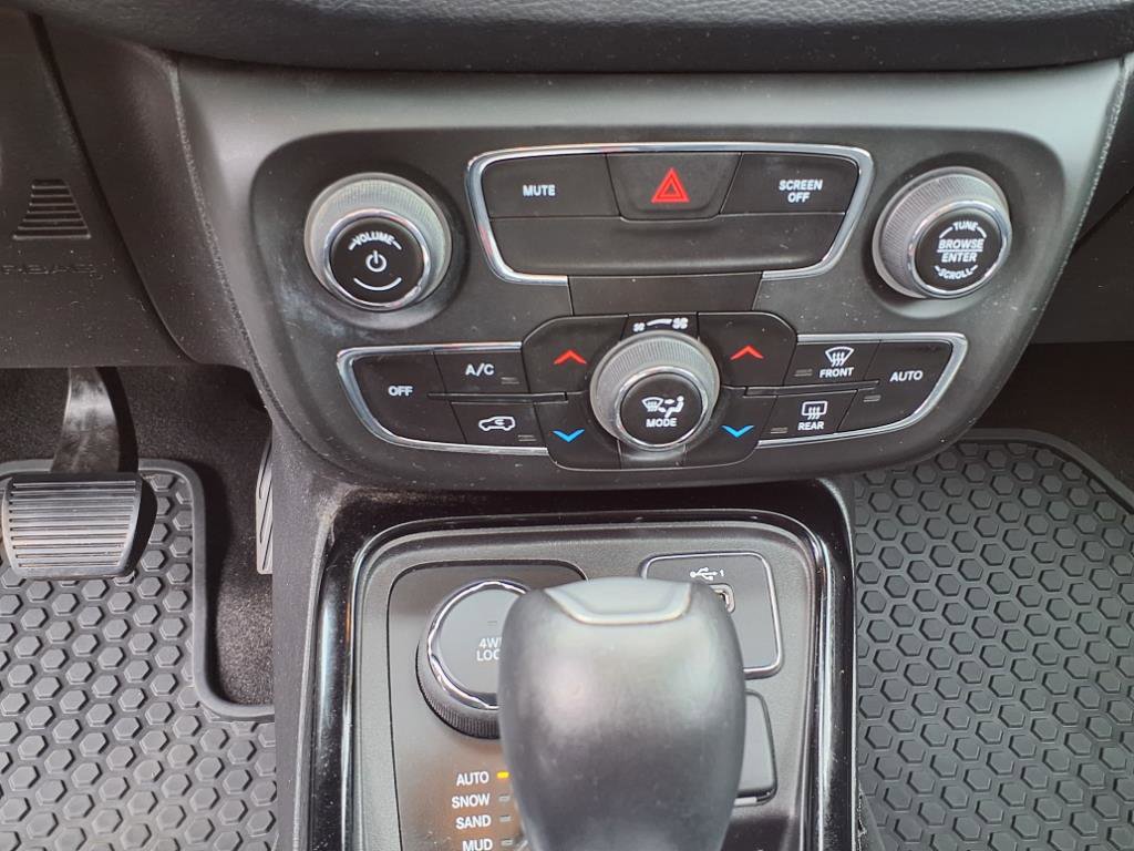 Used 2020 Jeep Compass Latitude image 22