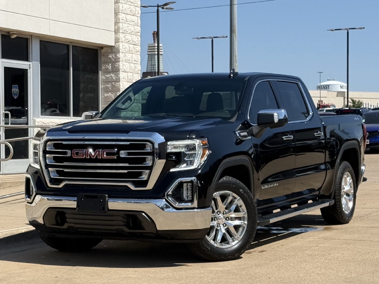 Used 2022 GMC Sierra 1500 SLT AWD/4WD image 2