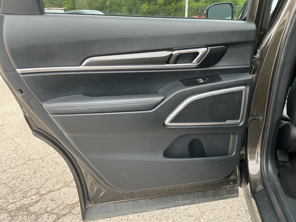 Used 2025 Kia Telluride S AWD/4WD image 14