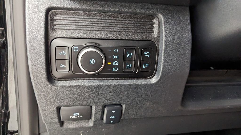 Certified 2025 Ford F250 Platinum AWD/4WD image 23