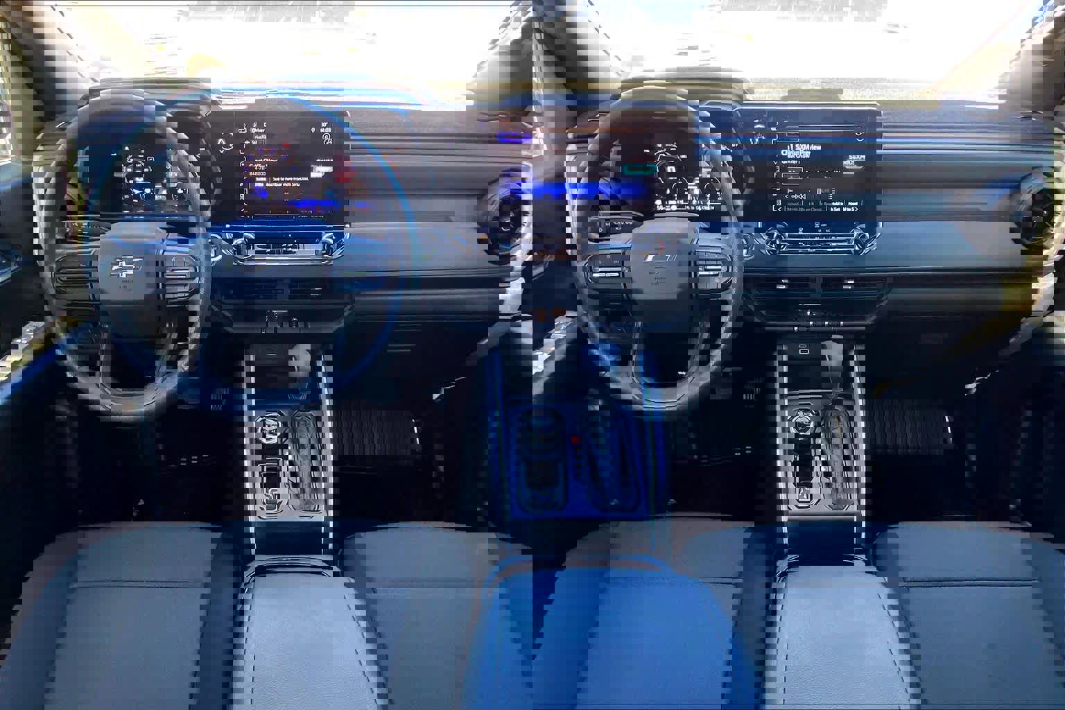 Used 2024 Chevrolet Colorado Trail Boss w/ Technology Package image 16