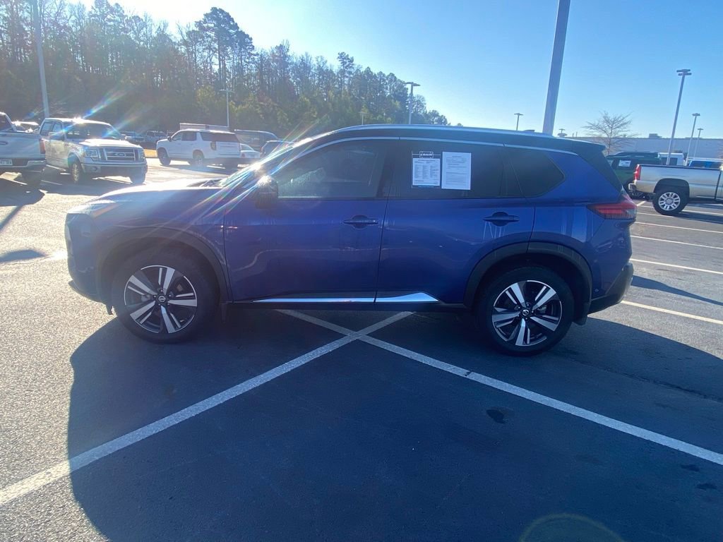 Used 2021 Nissan Rogue Platinum image 4