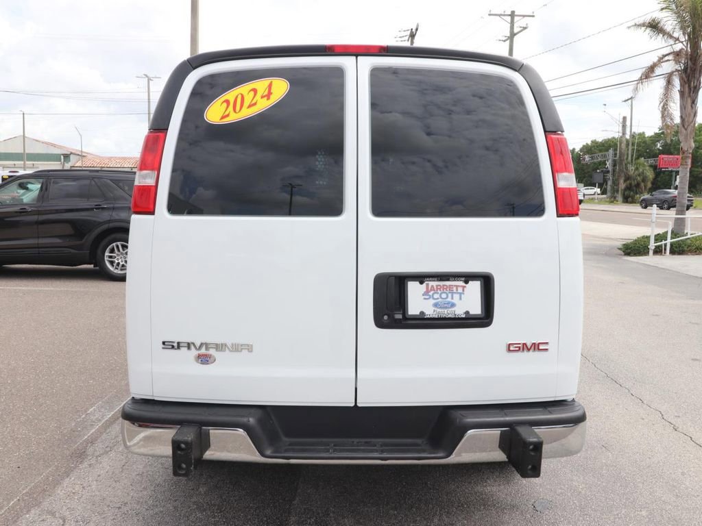 Used 2024 GMC Savana 2500 w/ Driver Convenience Package image 4