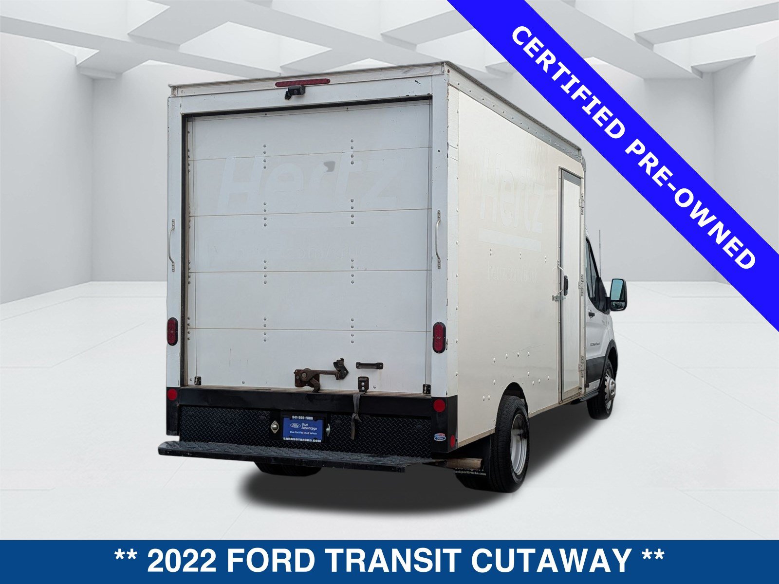 Certified 2022 Ford Transit 350 DRW RWD image 3