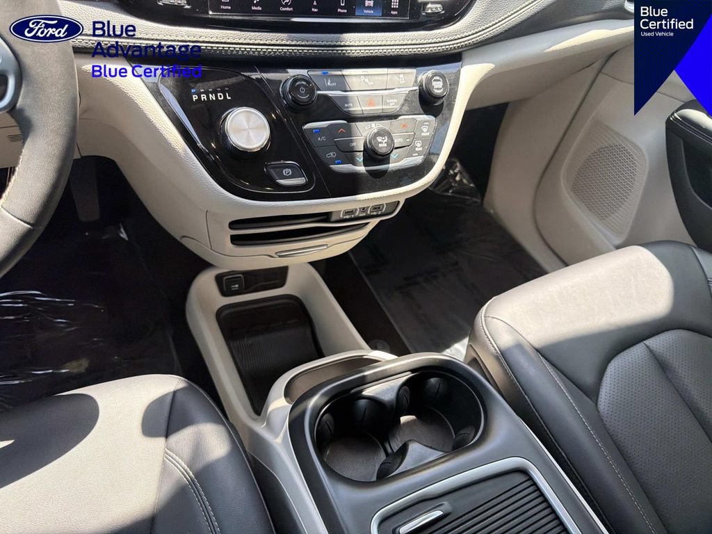 Used 2024 Chrysler Pacifica Limited FWD image 13