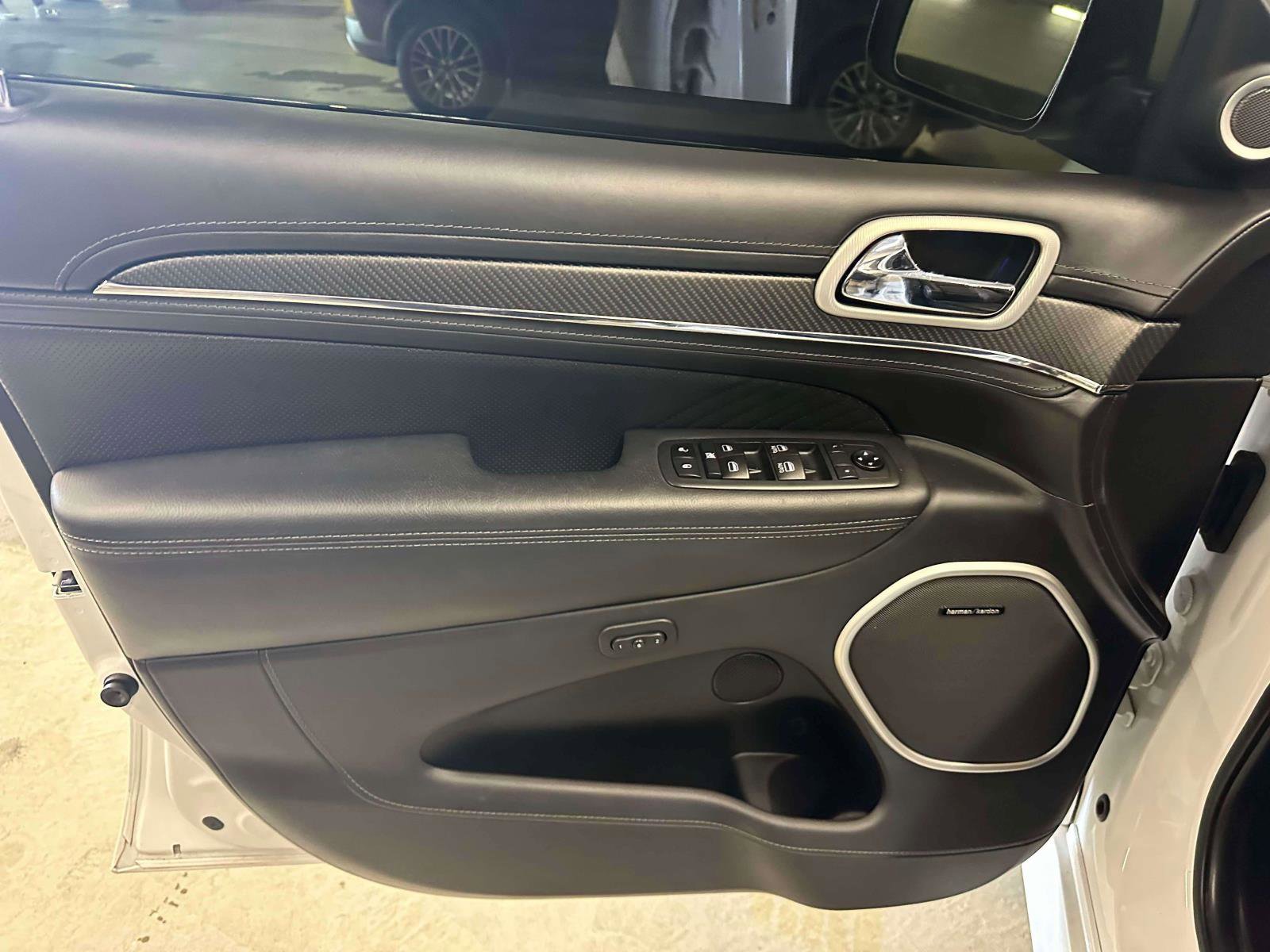 Used 2020 Jeep Grand Cherokee SRT image 15