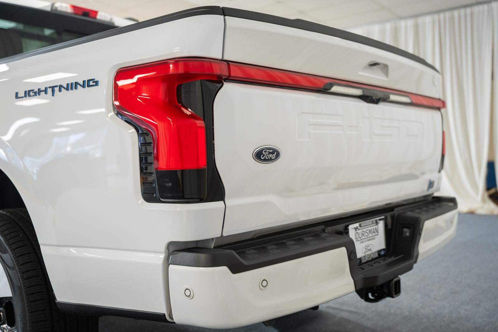 Certified 2023 Ford F150 Lightning Platinum AWD/4WD image 6