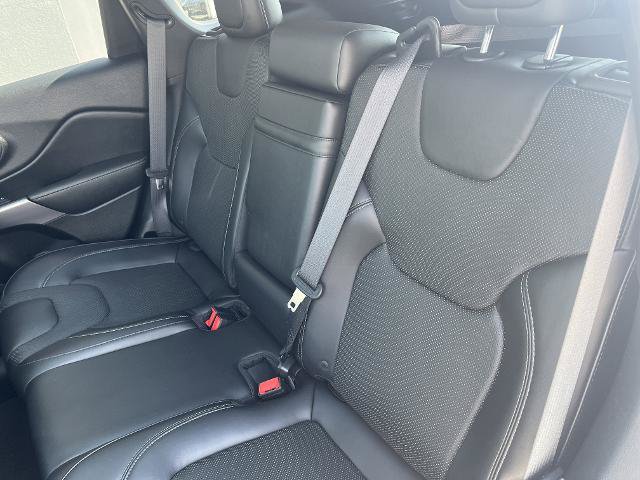Used 2019 Jeep Cherokee Limited AWD/4WD image 6