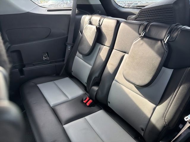 Certified 2022 Ford Explorer XLT w/ Equipment Group 202A image 19