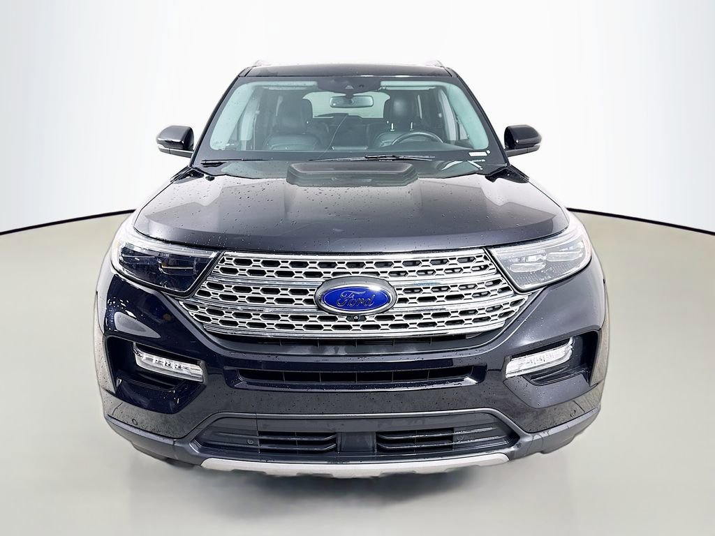 Certified 2022 Ford Explorer Limited w/ Equipment Group 301A image 2