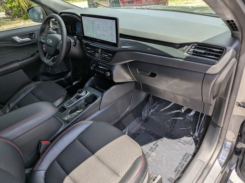Certified 2023 Ford Escape ST-Line w/ Tech Pack #1 FWD image 17