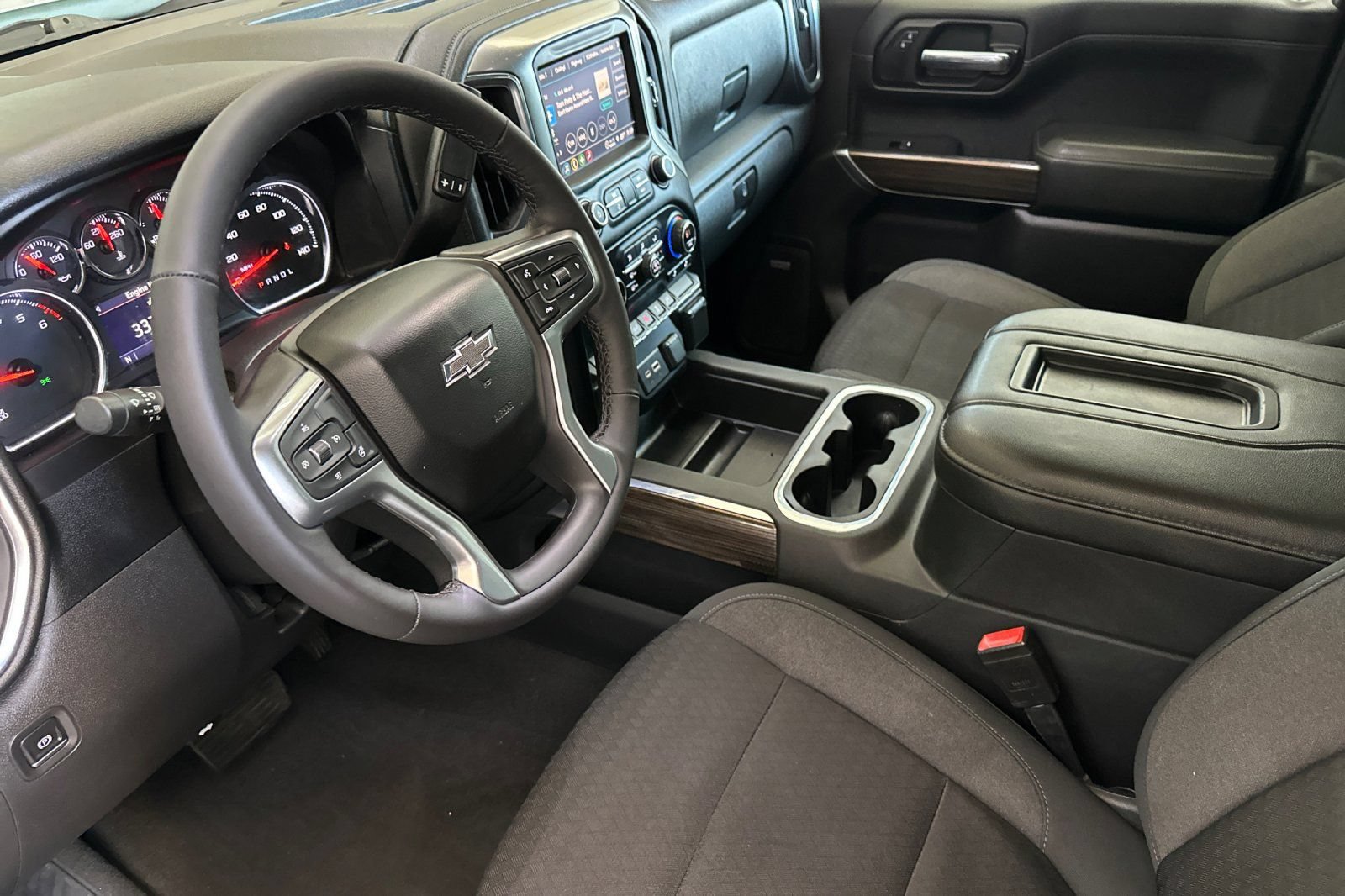 Used 2021 Chevrolet Silverado 1500 LT Trail Boss w/ Convenience Package II AWD/4WD image 9
