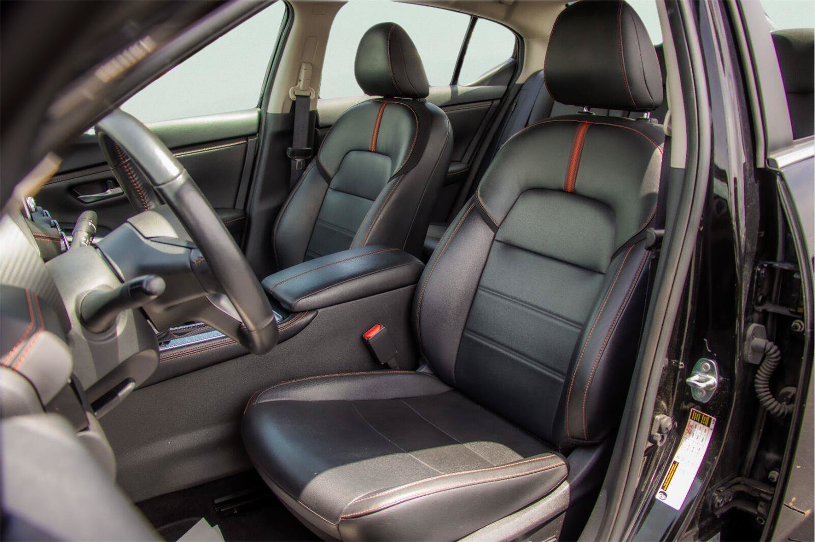 Used 2025 Nissan Sentra SR w/ SR Premium Package FWD image 8