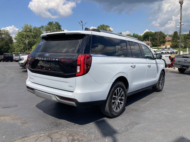 Certified 2025 Ford Expedition Max Platinum AWD/4WD image 4