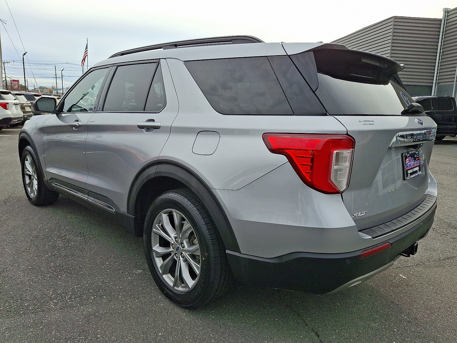 Certified 2021 Ford Explorer XLT w/ Equipment Group 202A image 7