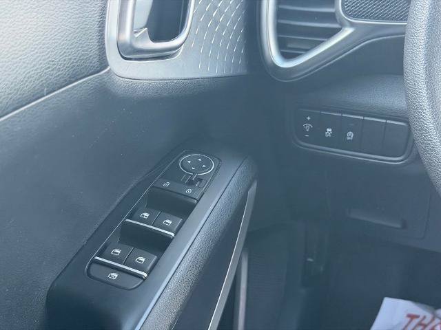 Used 2024 Kia Soul LX w/ Option Group 015 FWD image 16