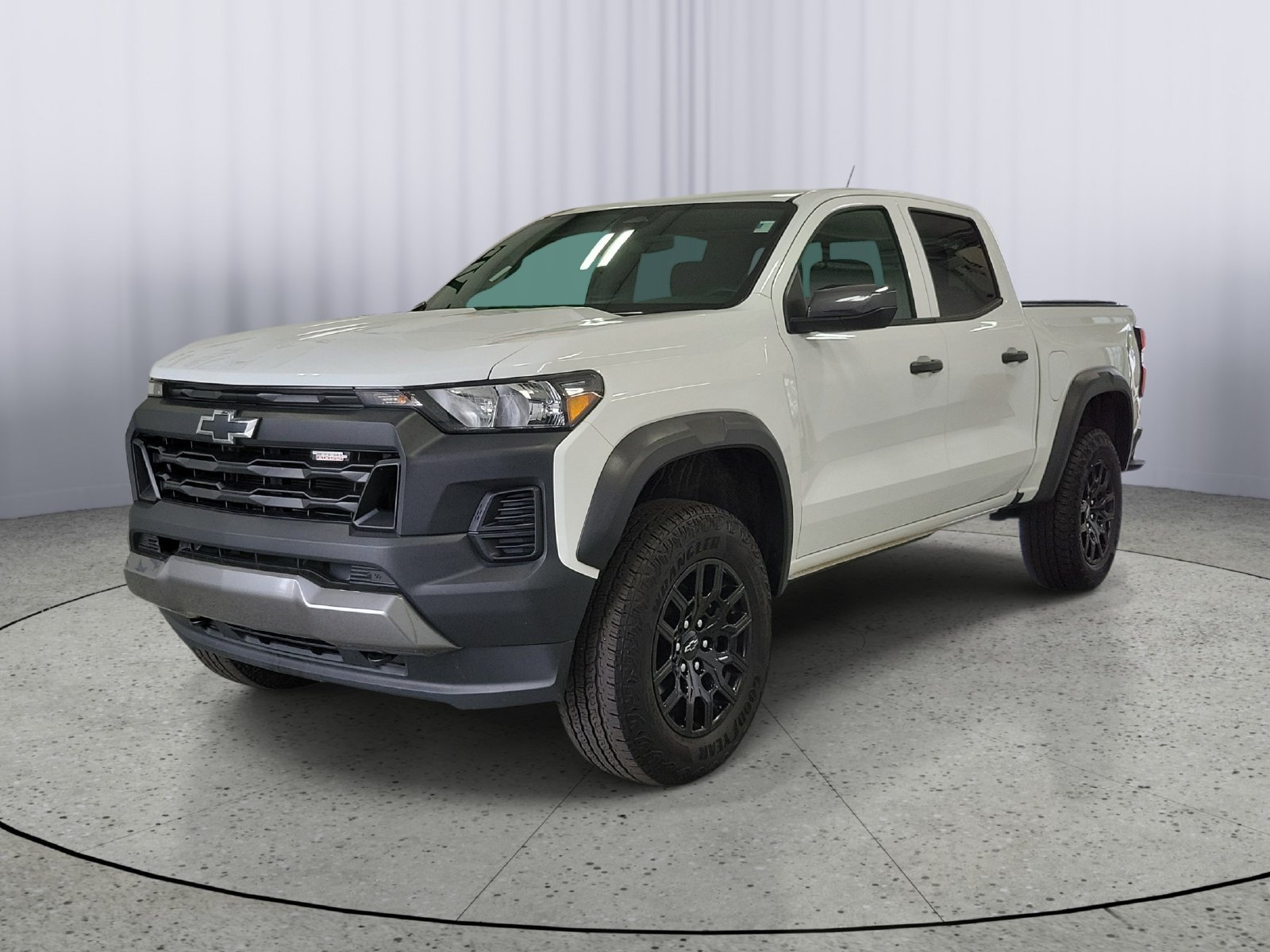 Used 2025 Chevrolet Colorado Trail Boss AWD/4WD image 4