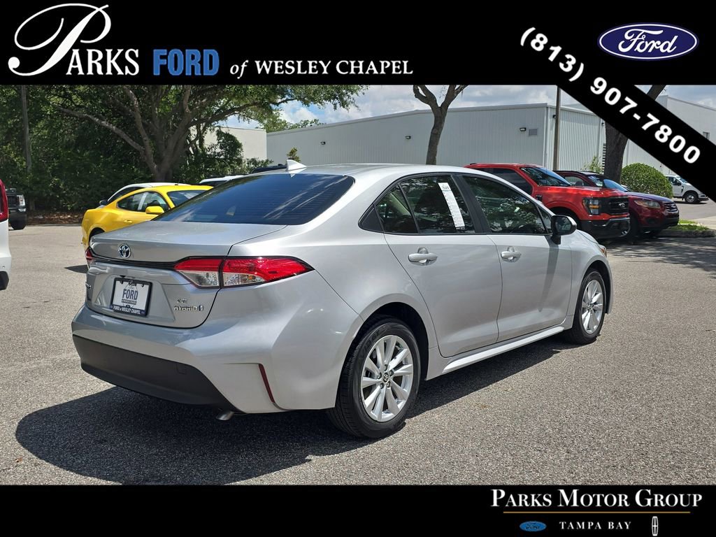 Used 2024 Toyota Corolla LE w/ LE Premium Package FWD image 4