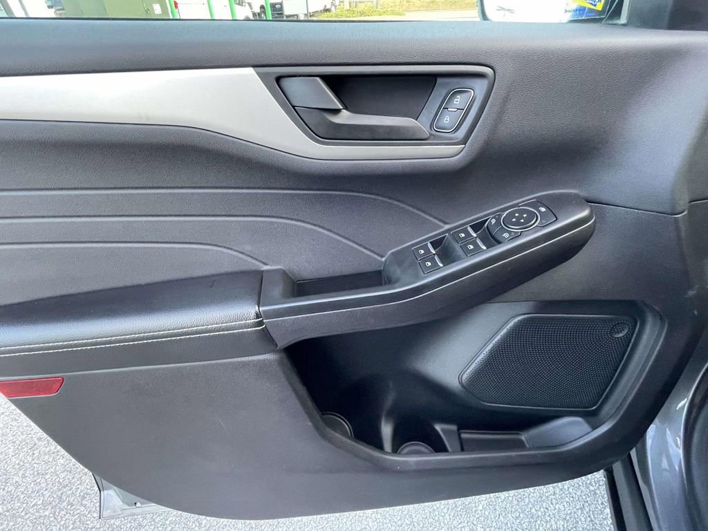 Certified 2022 Ford Escape SE w/ Convenience Package image 16