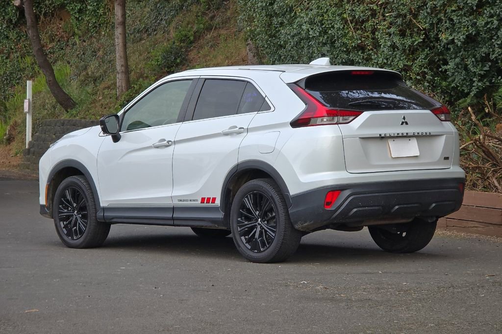 Used 2022 Mitsubishi Eclipse Cross LE image 6