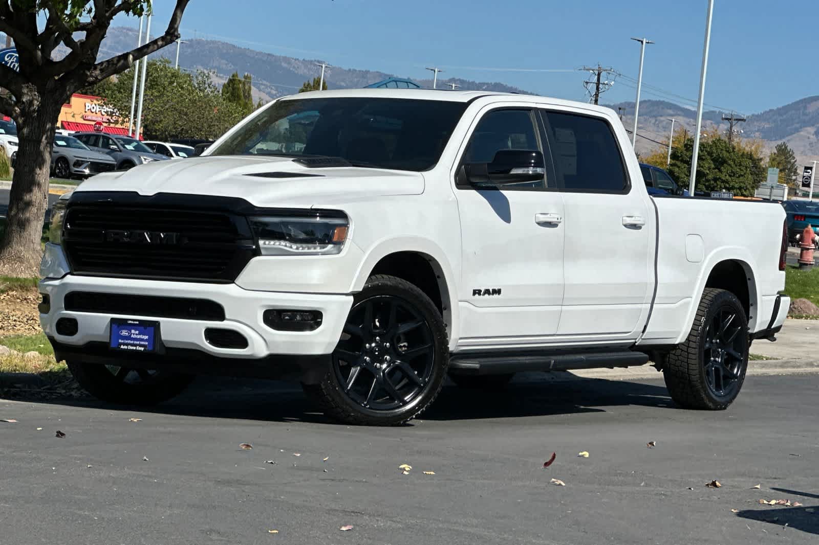 Used 2022 RAM 1500 Laramie AWD/4WD image 1