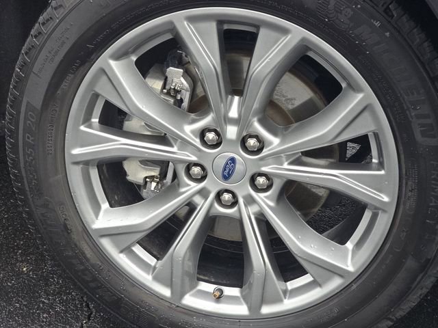 Certified 2023 Ford Explorer XLT w/ Equipment Group 202A AWD/4WD image 11