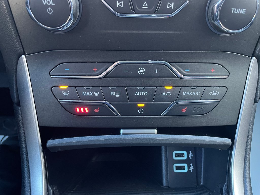 Certified 2018 Ford Edge SEL w/ Equipment Group 201A AWD/4WD image 28