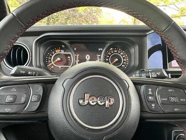 Used 2024 Jeep Wrangler Unlimited Rubicon AWD/4WD image 11