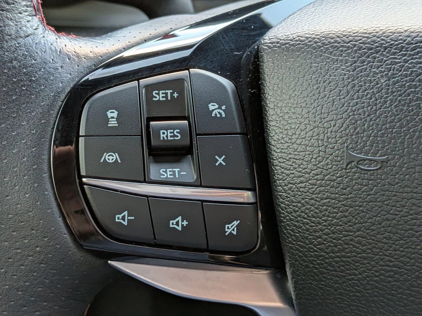 Certified 2023 Ford Explorer ST-Line w/ Class IV Trailer Tow Package image 30