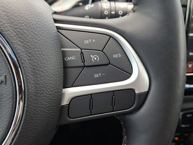 Used 2018 Jeep Compass Limited AWD/4WD image 23