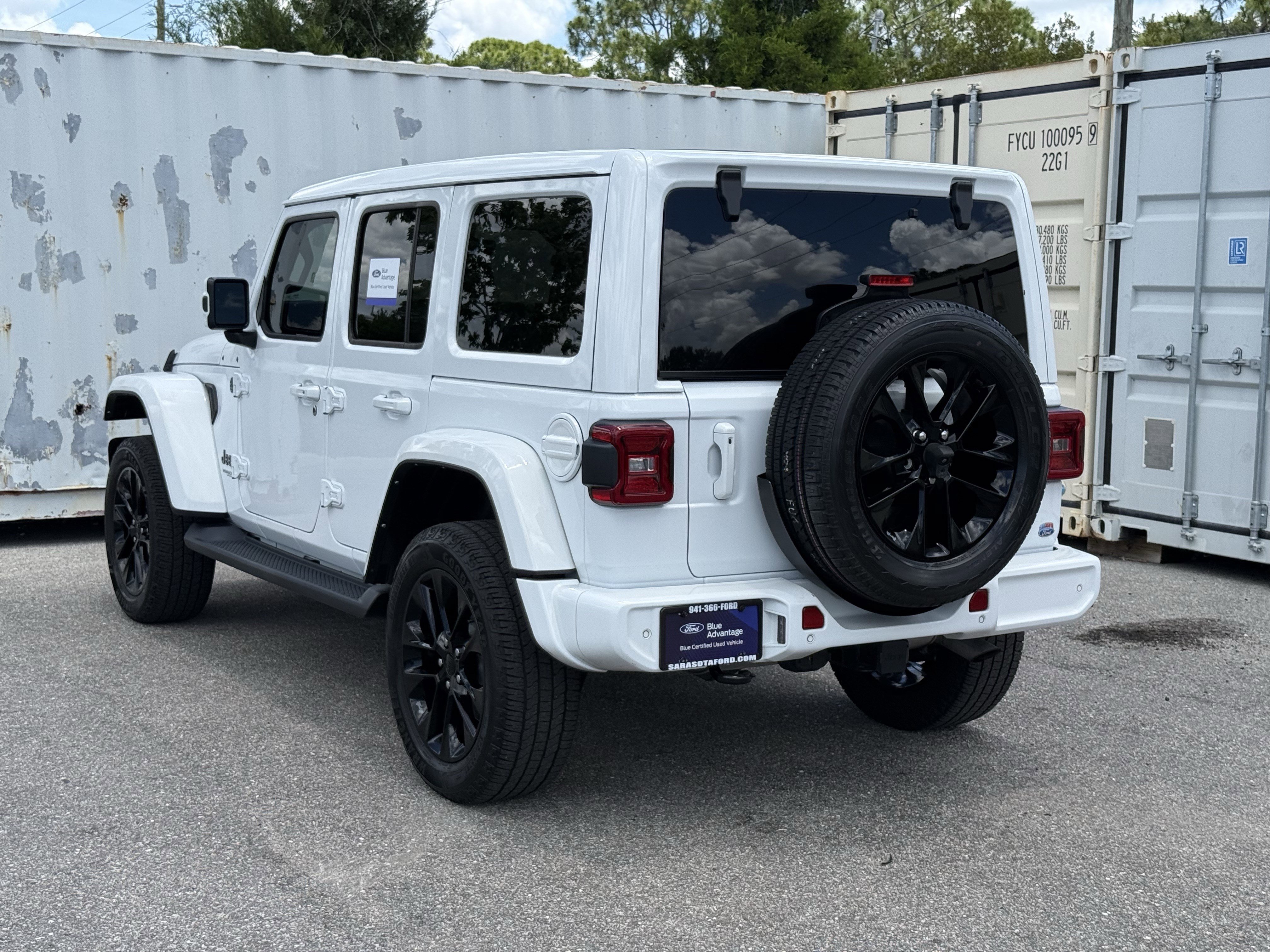 Used 2021 Jeep Wrangler Unlimited Sahara AWD/4WD image 6