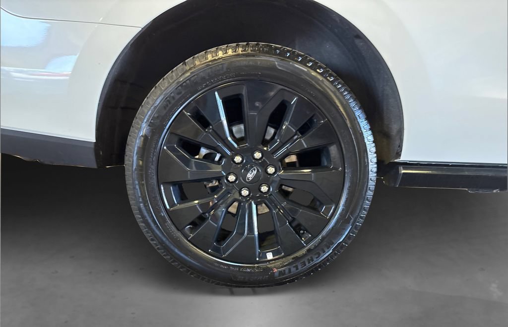 Certified 2025 Ford Expedition Platinum w/ Stealth Appearance Package AWD/4WD image 22