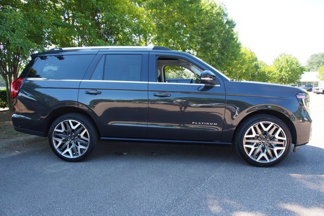 Certified 2025 Ford Expedition Platinum w/ Platinum Ultimate Package AWD/4WD image 8