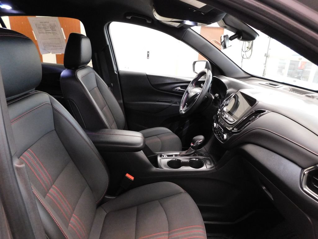 Used 2023 Chevrolet Equinox RS AWD/4WD image 45