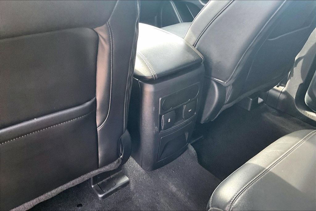 Certified 2023 Ford Explorer XLT w/ Equipment Group 202A image 33