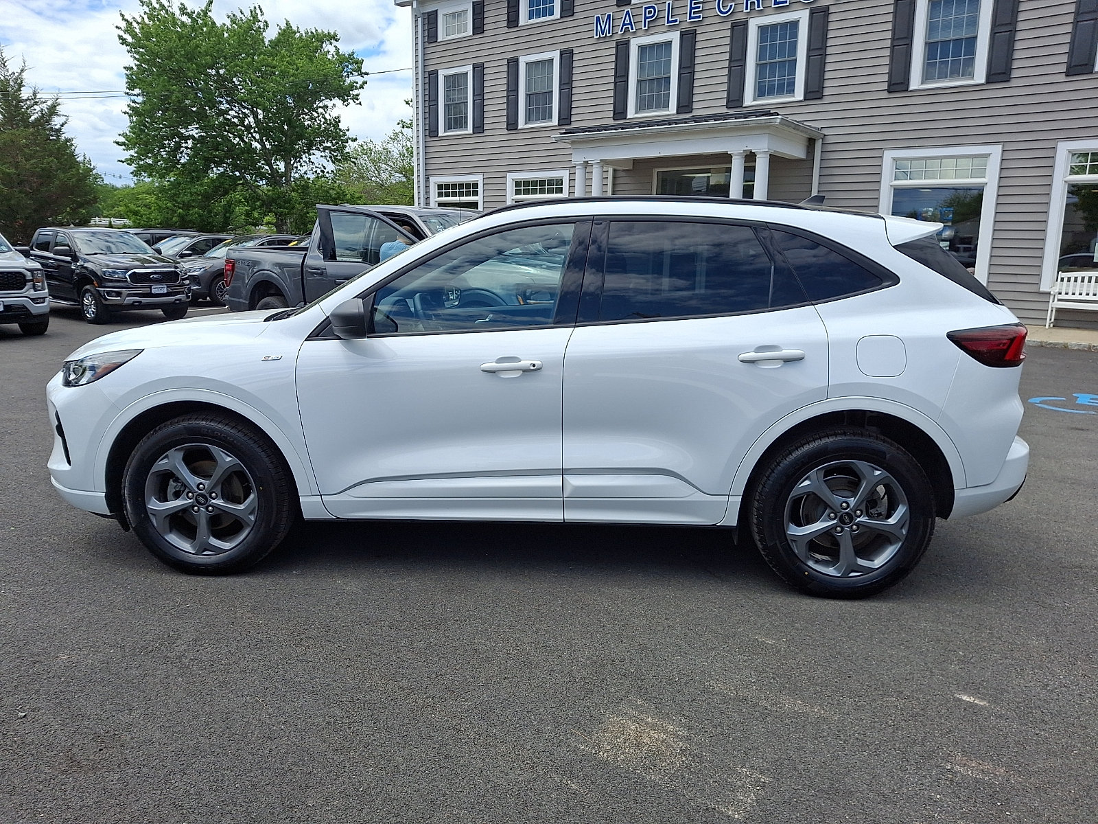 Certified 2023 Ford Escape ST-Line w/ Tech Pack #1 AWD/4WD image 8