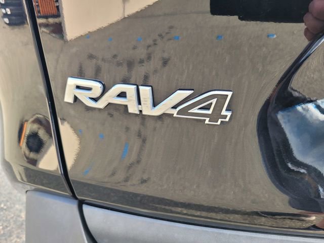 Used 2022 Toyota RAV4 LE image 7
