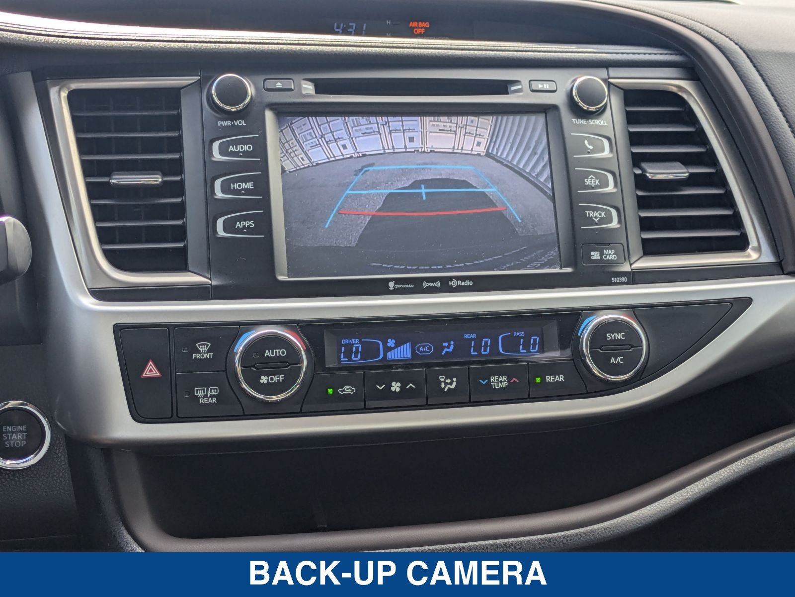 Used 2019 Toyota Highlander XLE FWD image 34