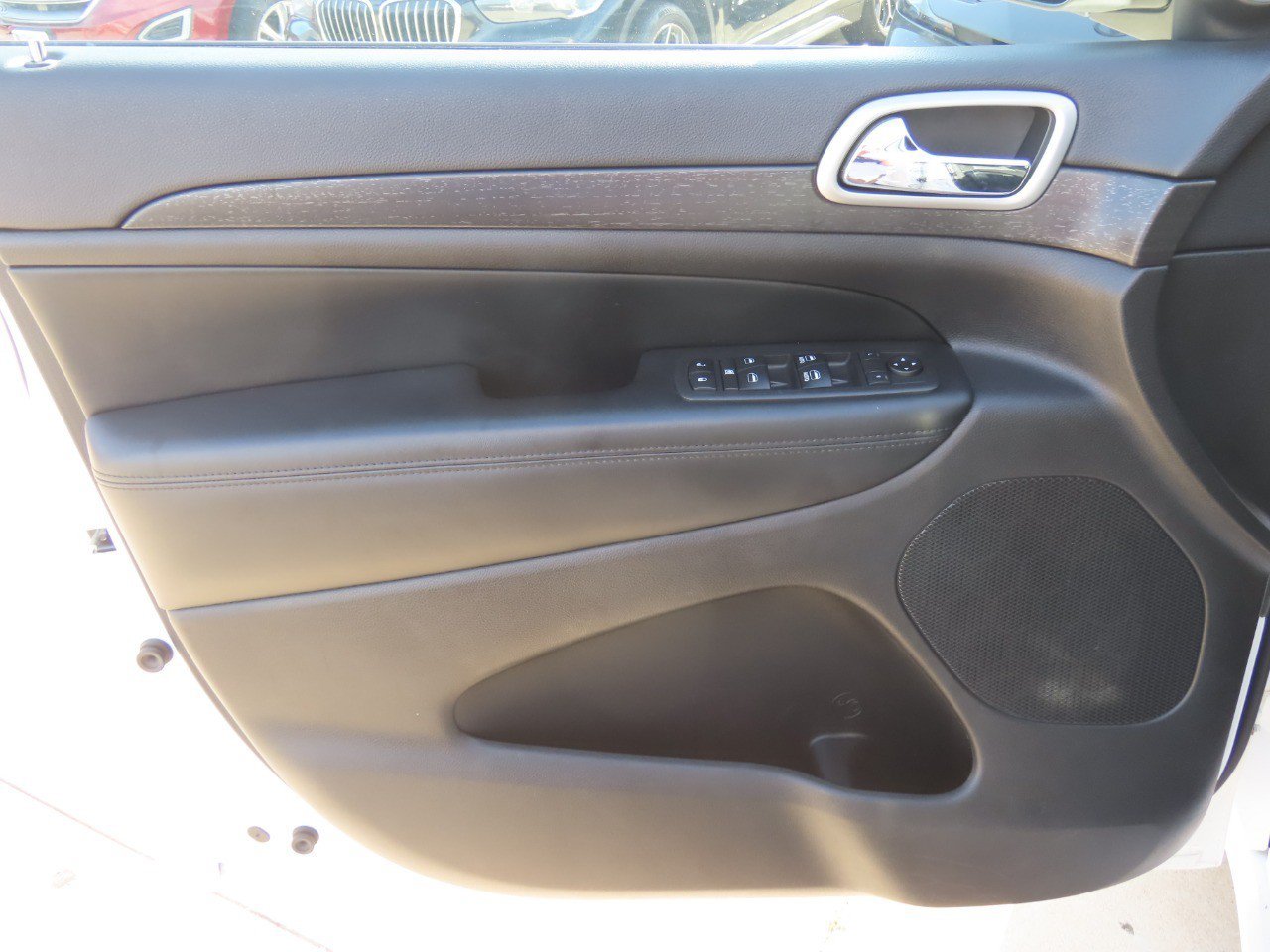 Used 2018 Jeep Grand Cherokee Altitude AWD/4WD image 25