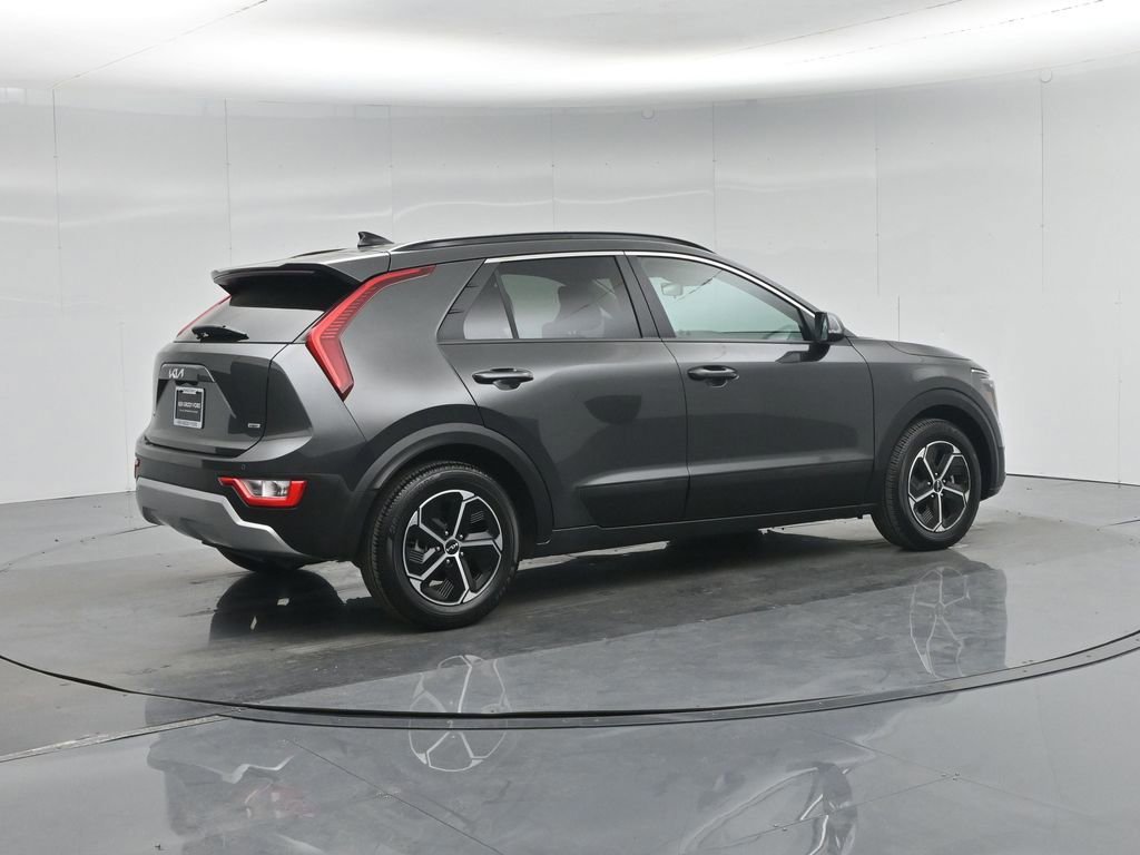 Used 2023 Kia Niro EX image 11