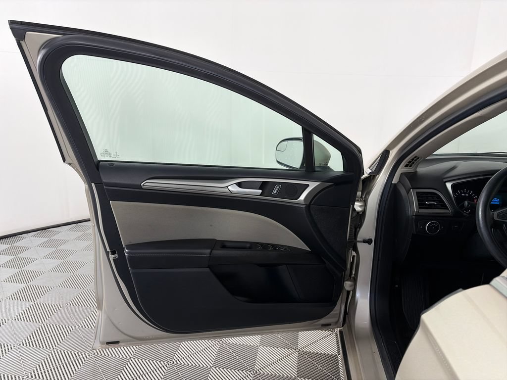 Certified 2018 Ford Fusion S FWD image 10