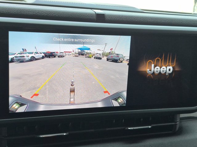Used 2025 Jeep Gladiator Mojave AWD/4WD image 24