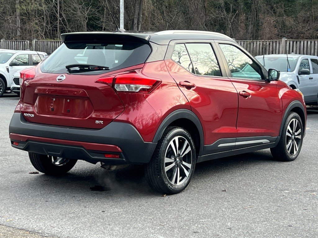 Used 2019 Nissan Kicks SR image 4