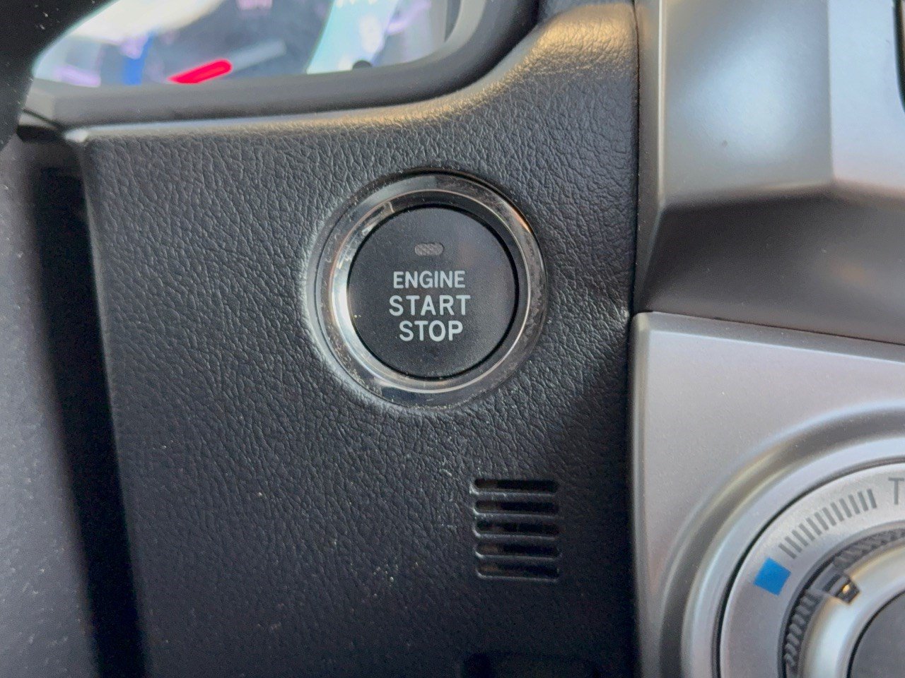 Used 2018 Toyota 4Runner Limited AWD/4WD image 20
