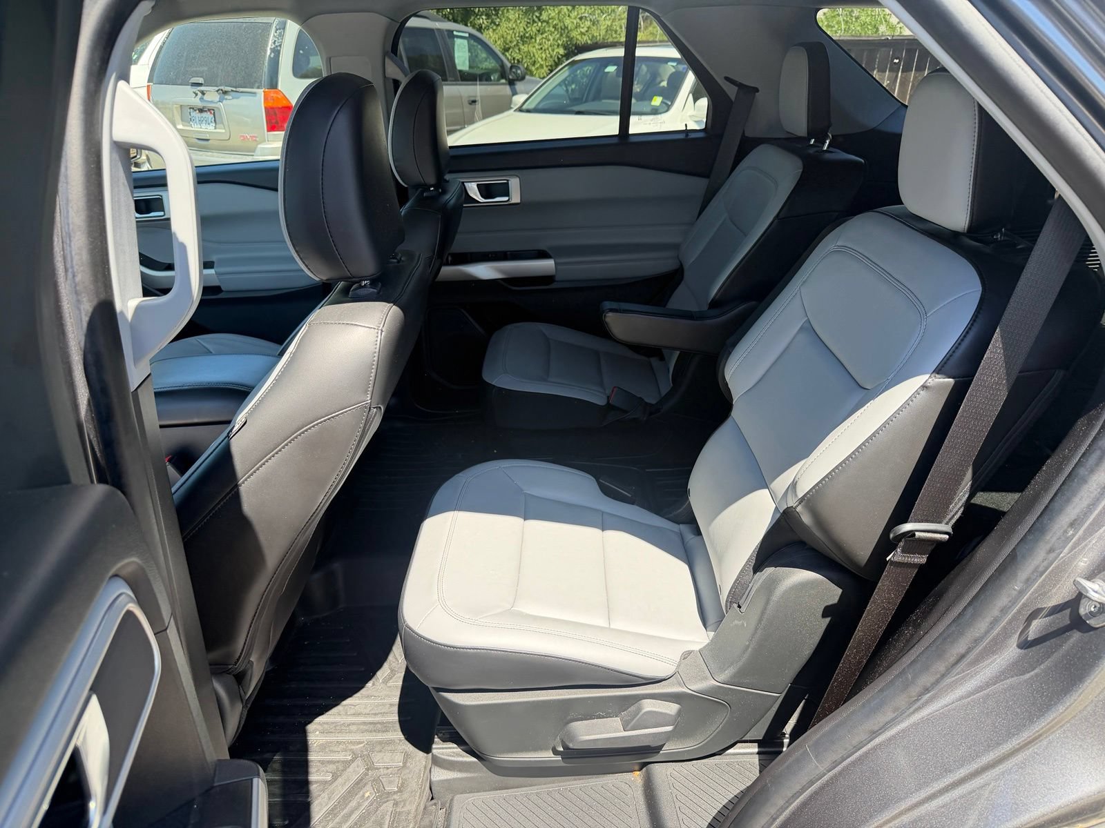 Certified 2021 Ford Explorer XLT w/ Equipment Group 202A AWD/4WD image 12