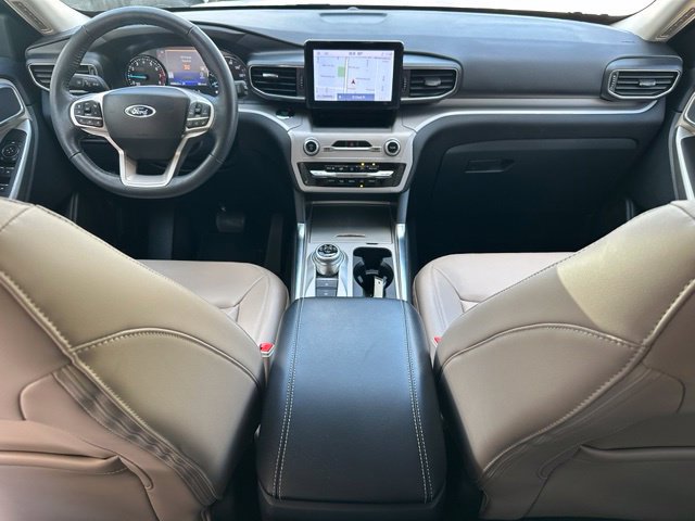 Certified 2023 Ford Explorer XLT w/ Equipment Group 202A RWD image 11