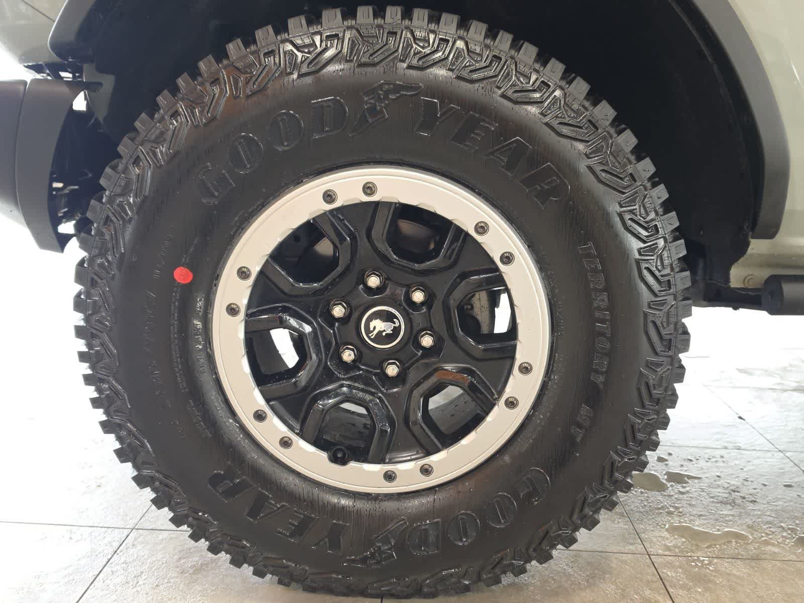 Certified 2022 Ford Bronco Black Diamond w/ Sasquatch Package AWD/4WD image 15