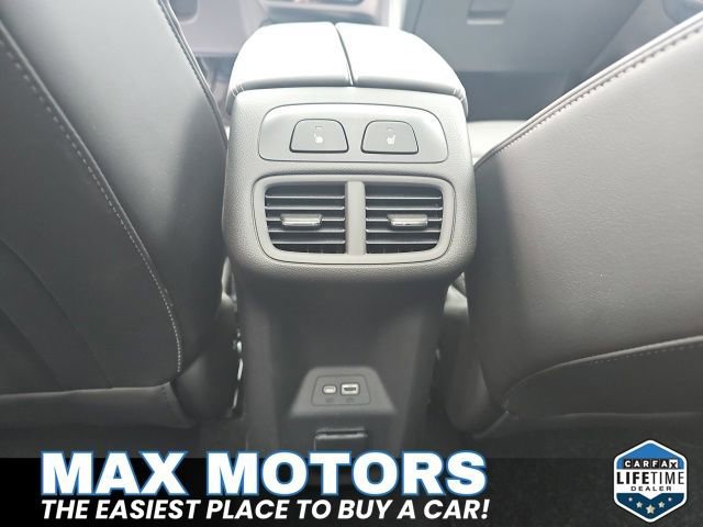 Used 2023 Buick Envision Avenir image 32