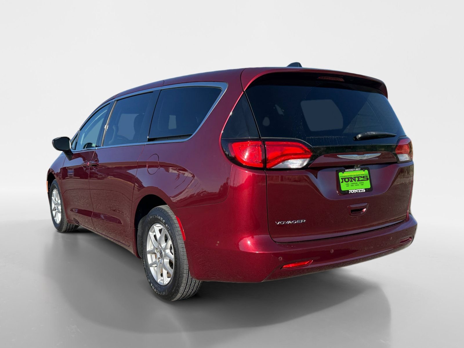 Used 2021 Chrysler Voyager LX FWD image 4